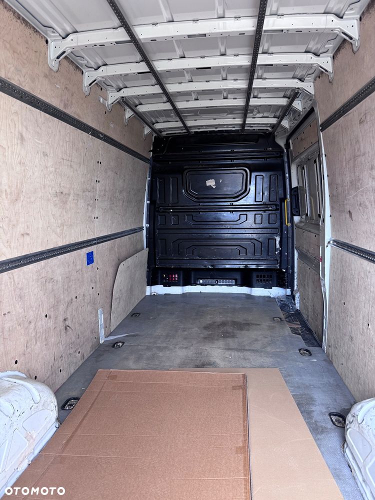 Volkswagen Crafter - 10