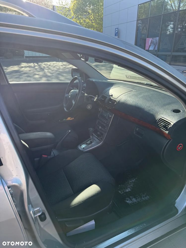 Toyota Avensis 1.8 VVT-i Automatik Sol - 27
