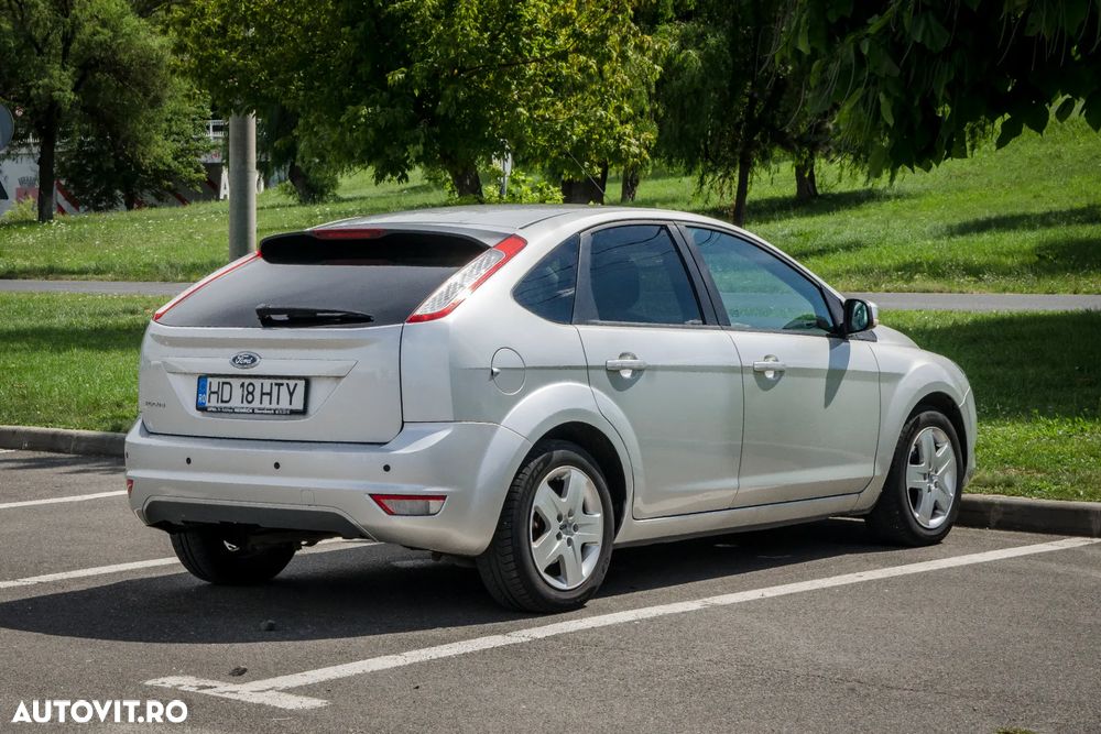Ford Focus 1.6i Ambiente - 5