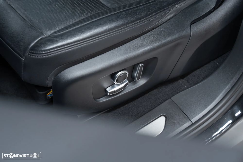 Land Rover Range Rover Evoque 1.5 P300e AWD Bronze Collection Auto - 23