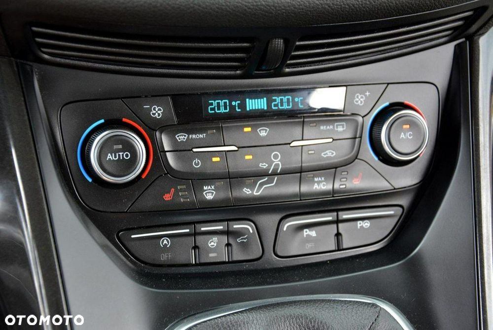 Ford Kuga 1.5 EcoBoost 2x4 Titanium - 32