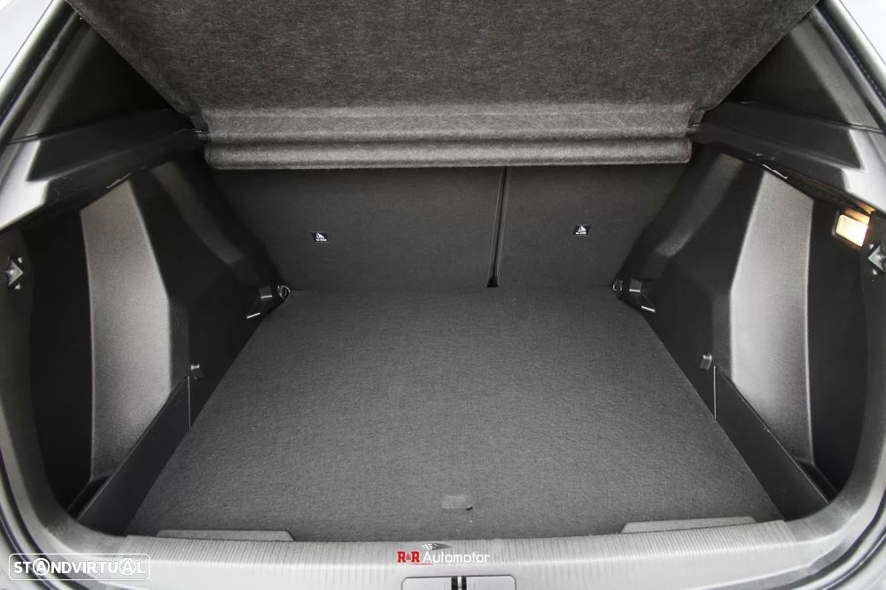 Peugeot 2008 1.2 PureTech GT EAT8 - 49