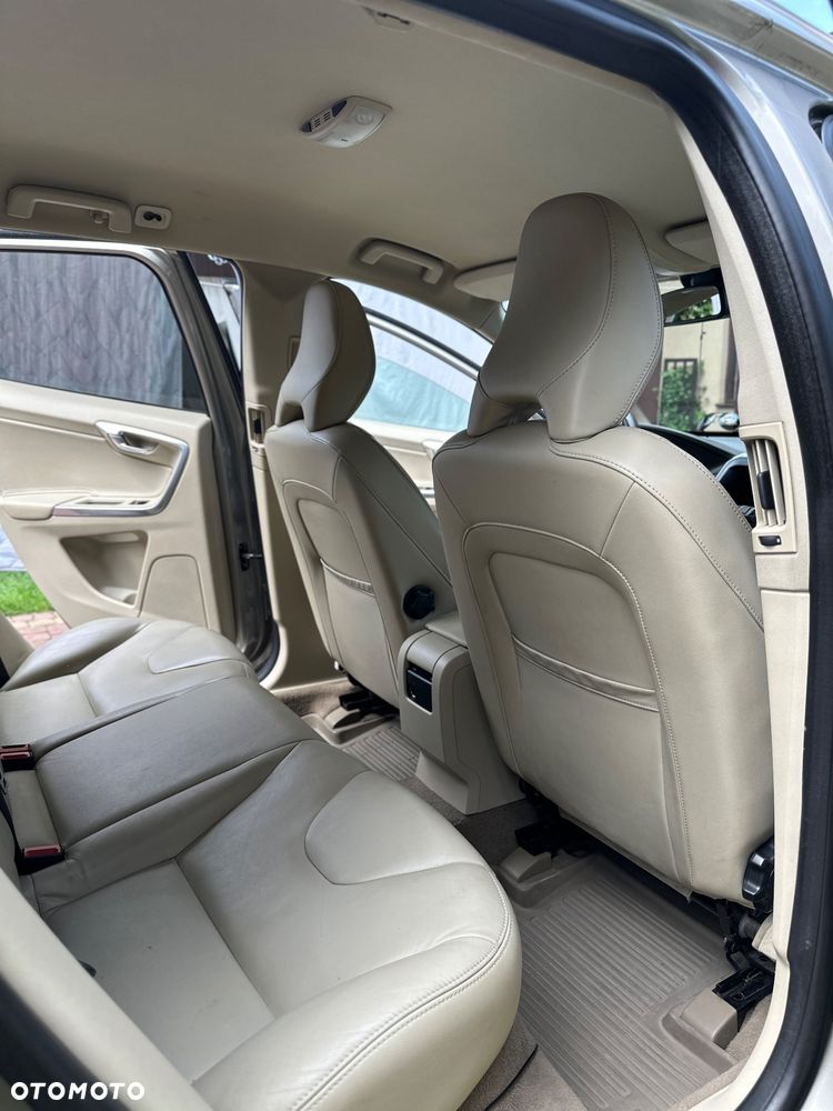 Volvo XC 60 D5 AWD Summum - 17