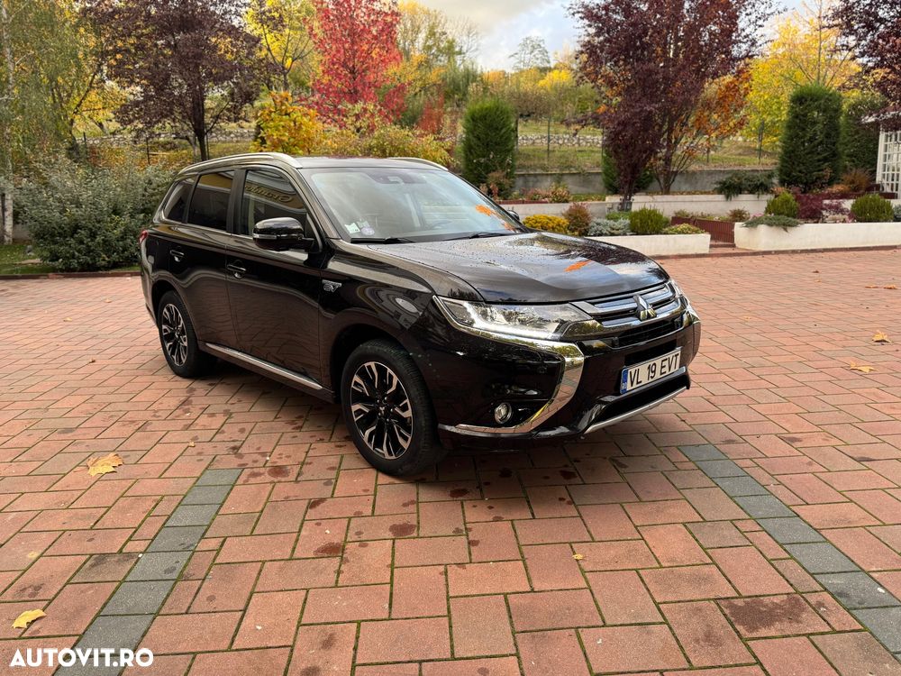 Mitsubishi Outlander 2.0 Litre DOHC MIVEC 4WD Instyle Navi - 2