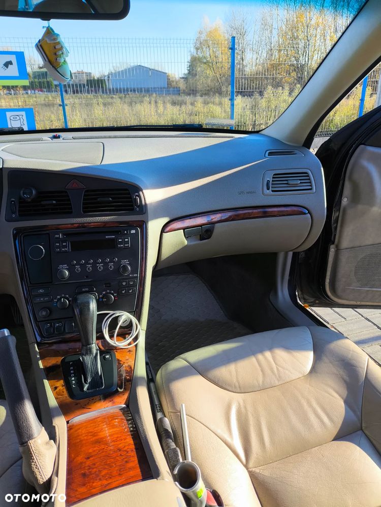 Volvo S60 2.5T Momentum - 3