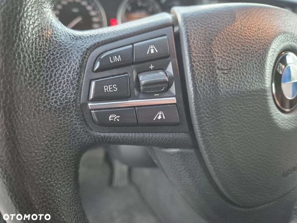 BMW Seria 5 518d - 31