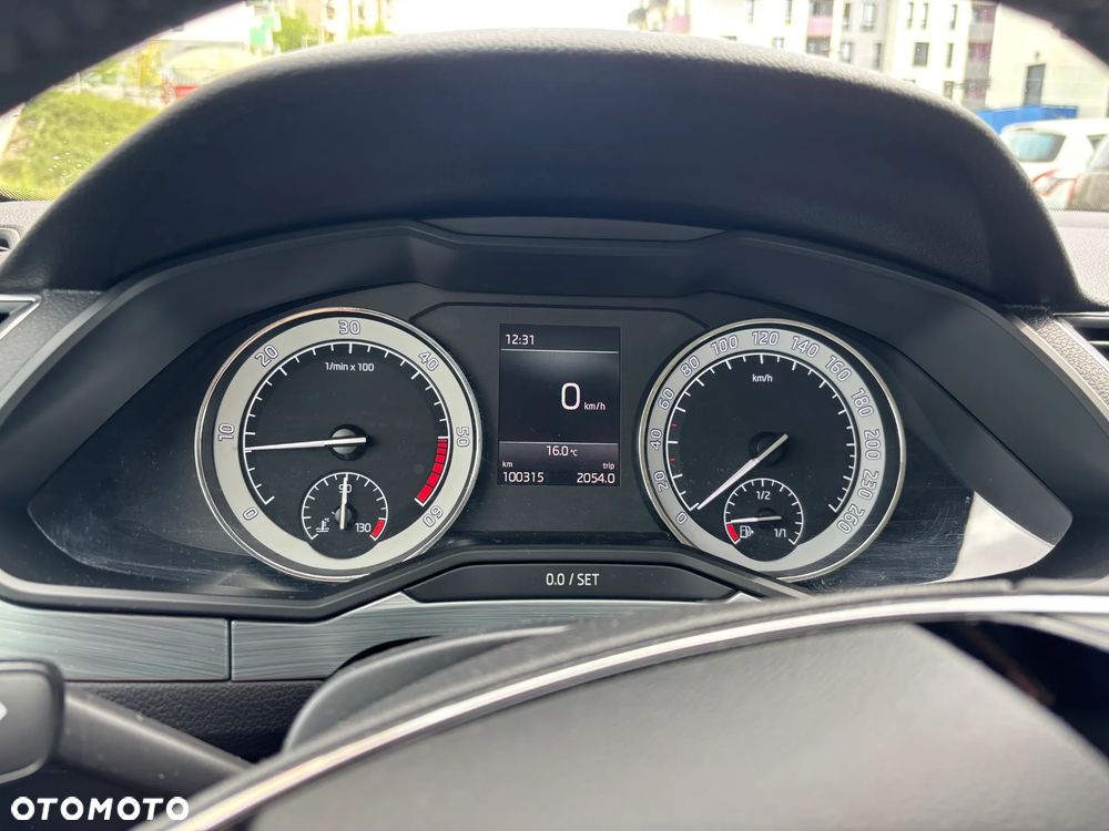 Skoda Superb 2.0 TDI SCR Ambition - 20