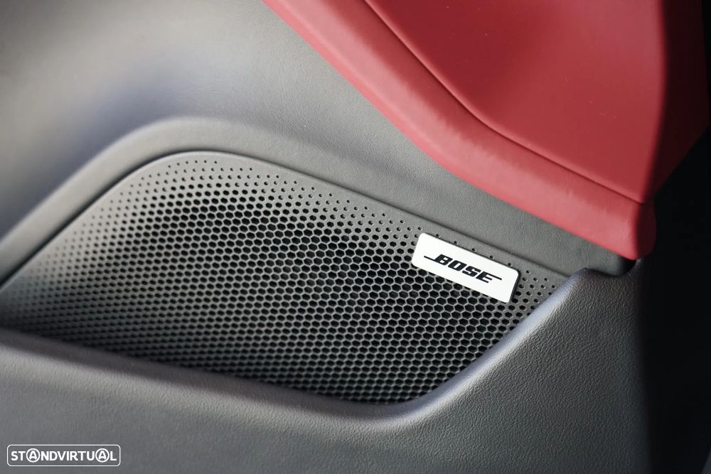 Porsche Taycan Turbo - 33