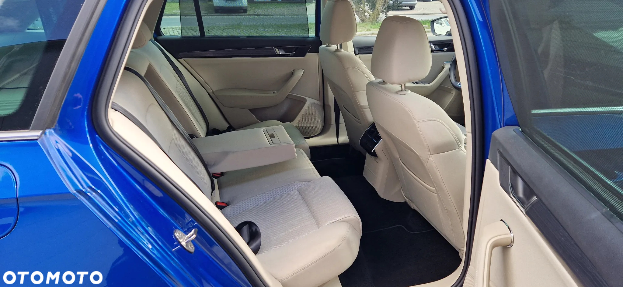 Skoda Superb Combi 2.0 TDI DSG Style - 10