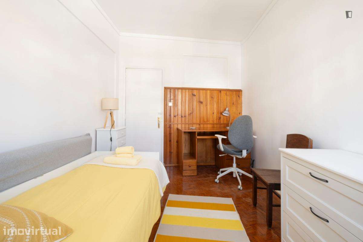 Quarto - localizado em Linda-a-Velha Lisbon - Grande imagem: 5/24