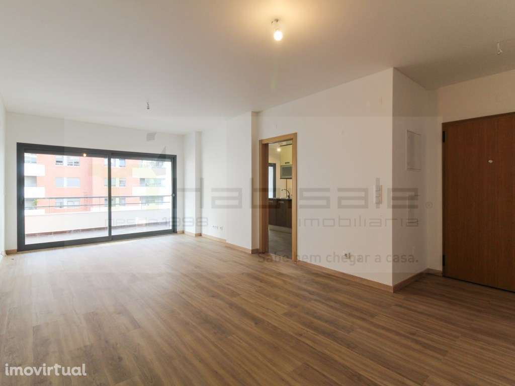 T2 com garagem e varanda com churrasqueira, nas Colinas do Cruzeiro - Grande imagem: 4/23