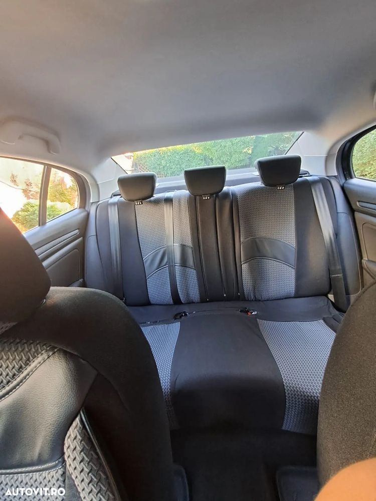Renault Megane TCe 140 GPF Life - 12