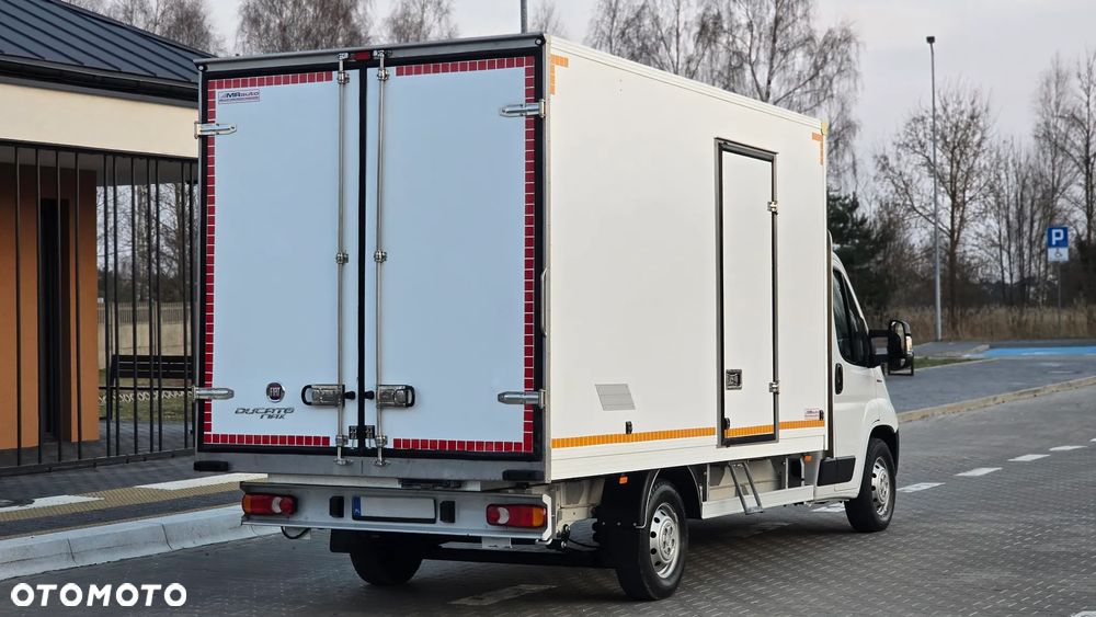 Fiat DUCATO MAXI ❗️DUŻY KONTENER / IZOTERMA 8EP MRAUTO / PODUSZKI PNEUMATYCZNE / SALON POLSKA / 1 WŁ / PO DUŻYM SERWISIE / TEMPOMAT / NAVI / PODUSZKI PNEUMATYCZNE / JAK NOWY ❗️❗️ - 19