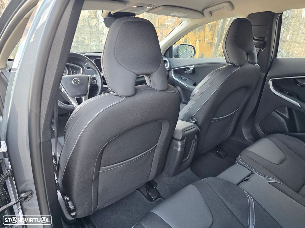 Volvo V40 2.0 D2 Momentum - 15