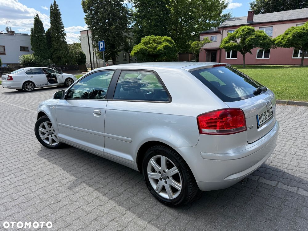 Audi A3 3-drzwiowe 1.6 Attraction - 14