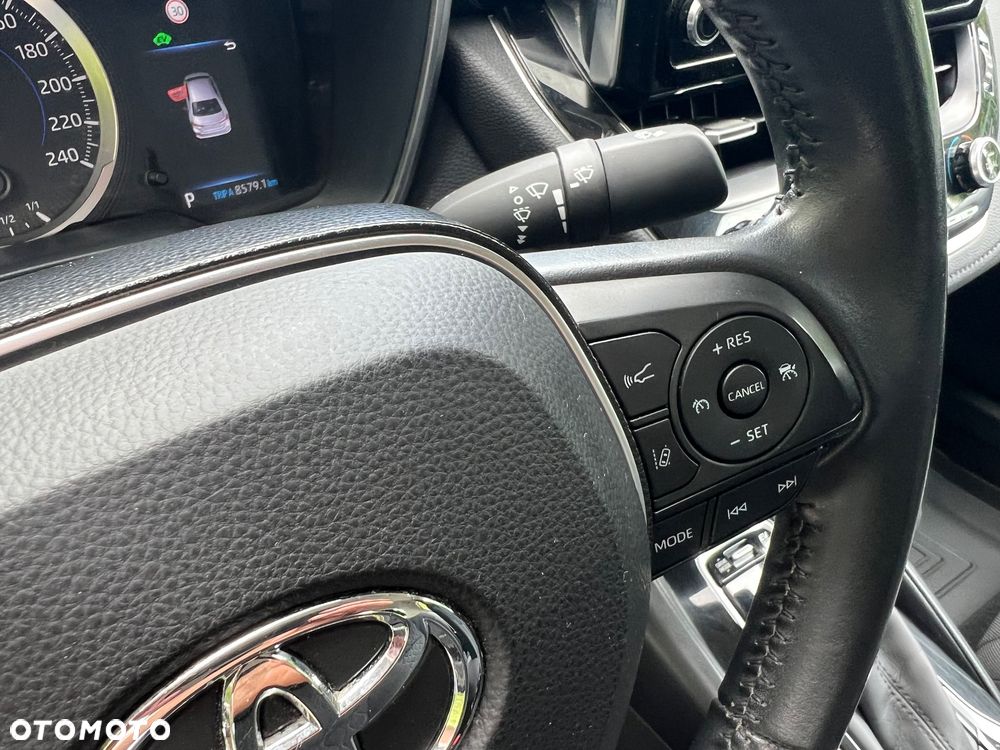 Toyota Corolla 1.8 Hybrid Active - 18