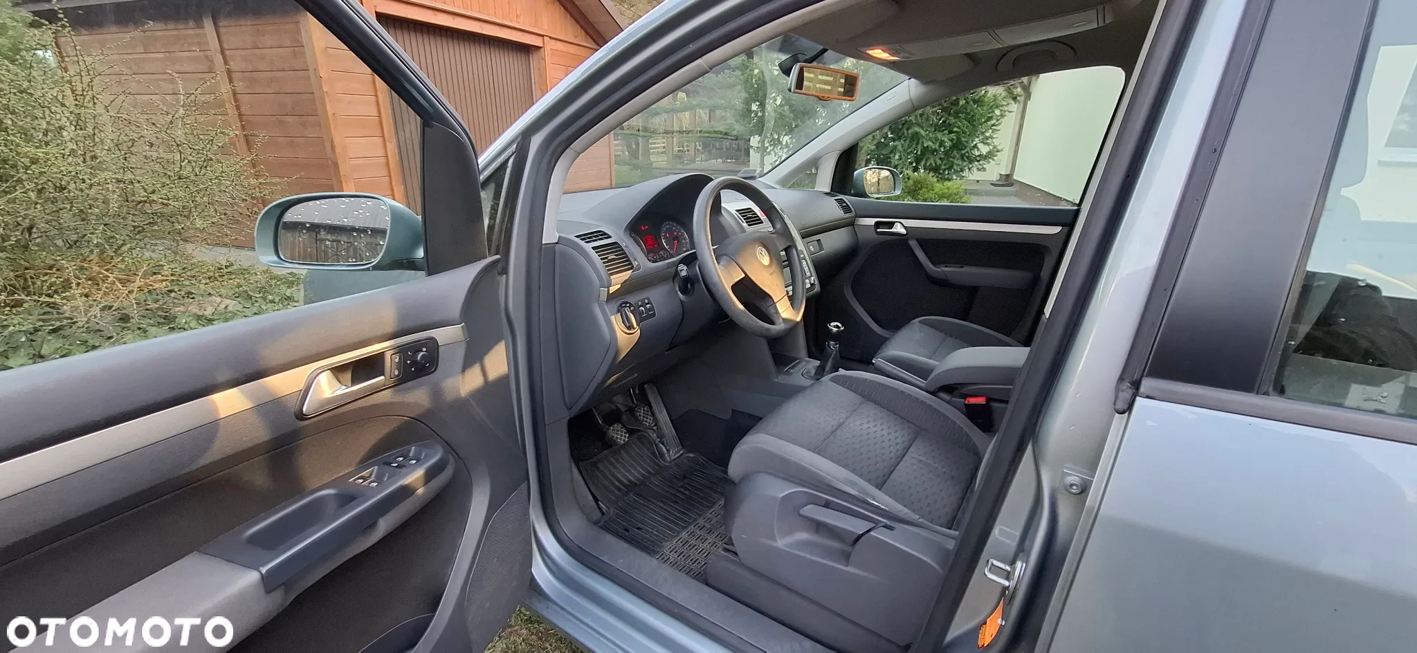 Volkswagen Touran 1.9 TDI Conceptline - 16