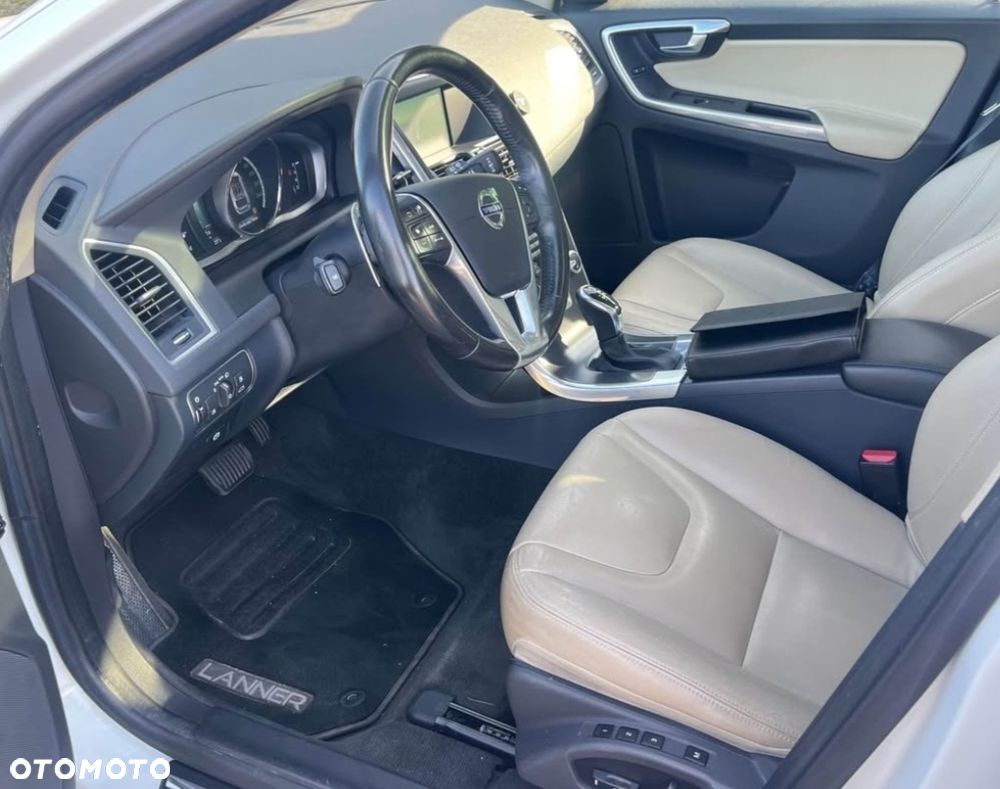 Volvo XC 60 D5 AWD Summum - 6