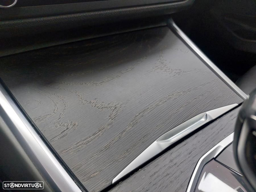 BMW 330 e Pack 50 anos M Auto - 39