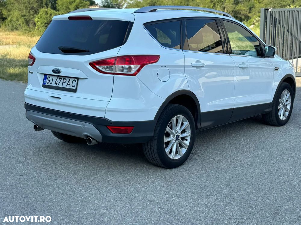 Ford Kuga 2.0 TDCi 4x4 Aut. Titanium - 4