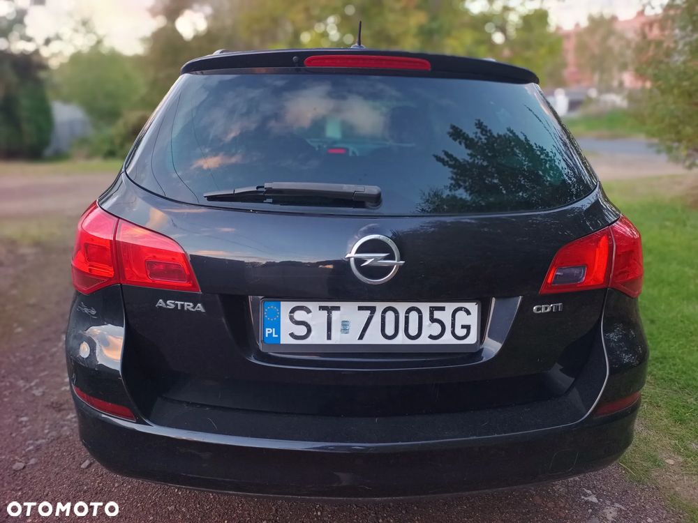 Opel Astra 2011