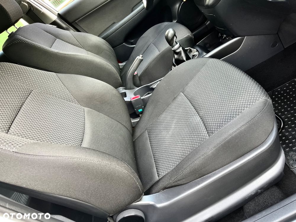 Hyundai i30 1.4 Edition 20 - 21