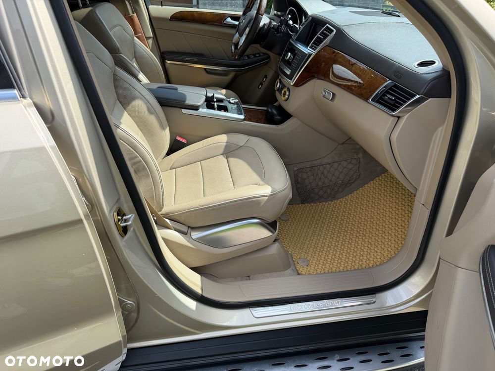Mercedes-Benz GL 500 4-Matic - 16