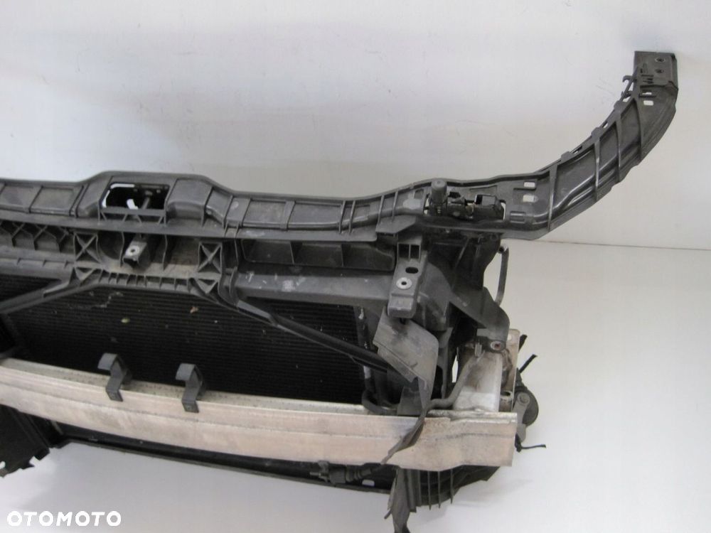 PAS PRZEDNI CHŁODNICE AUDI A1 8X0 LIFT - 2
