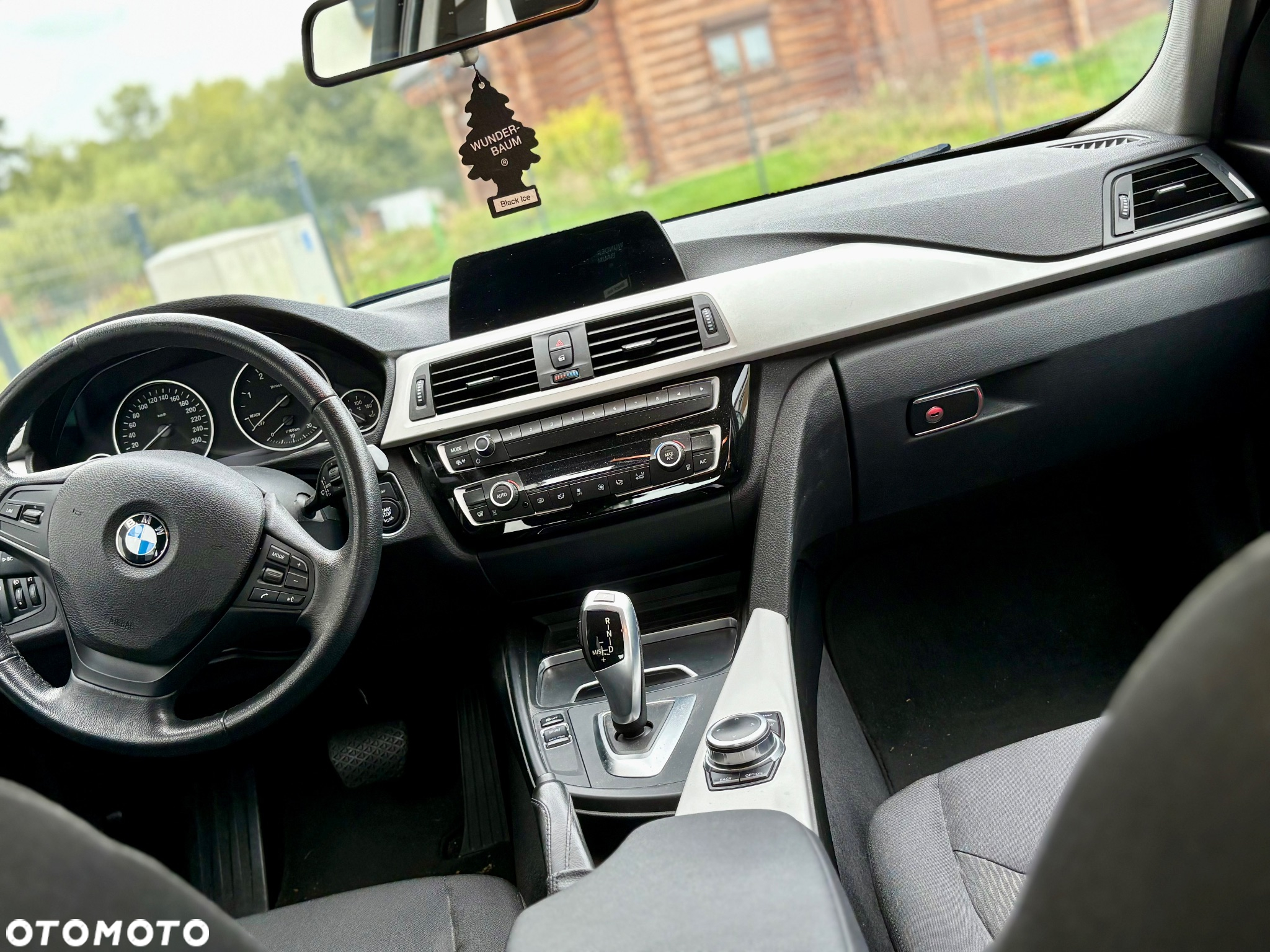 BMW Seria 3 318d - 17