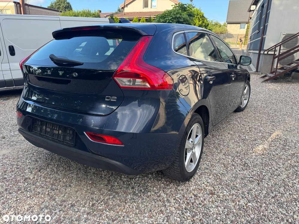 Volvo V40 D2 Momentum - 2