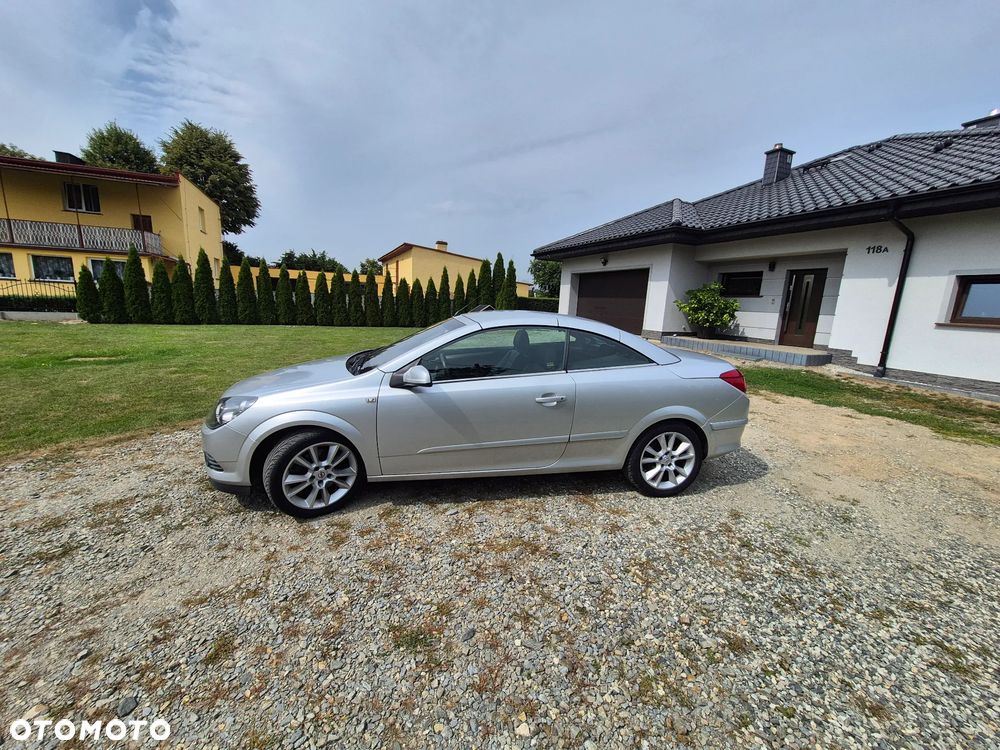 Opel Astra Twin Top 2.0 Turbo Cosmo - 2
