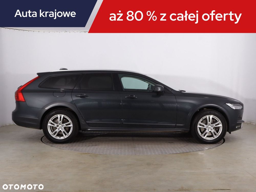 Volvo V90 Cross Country - 8