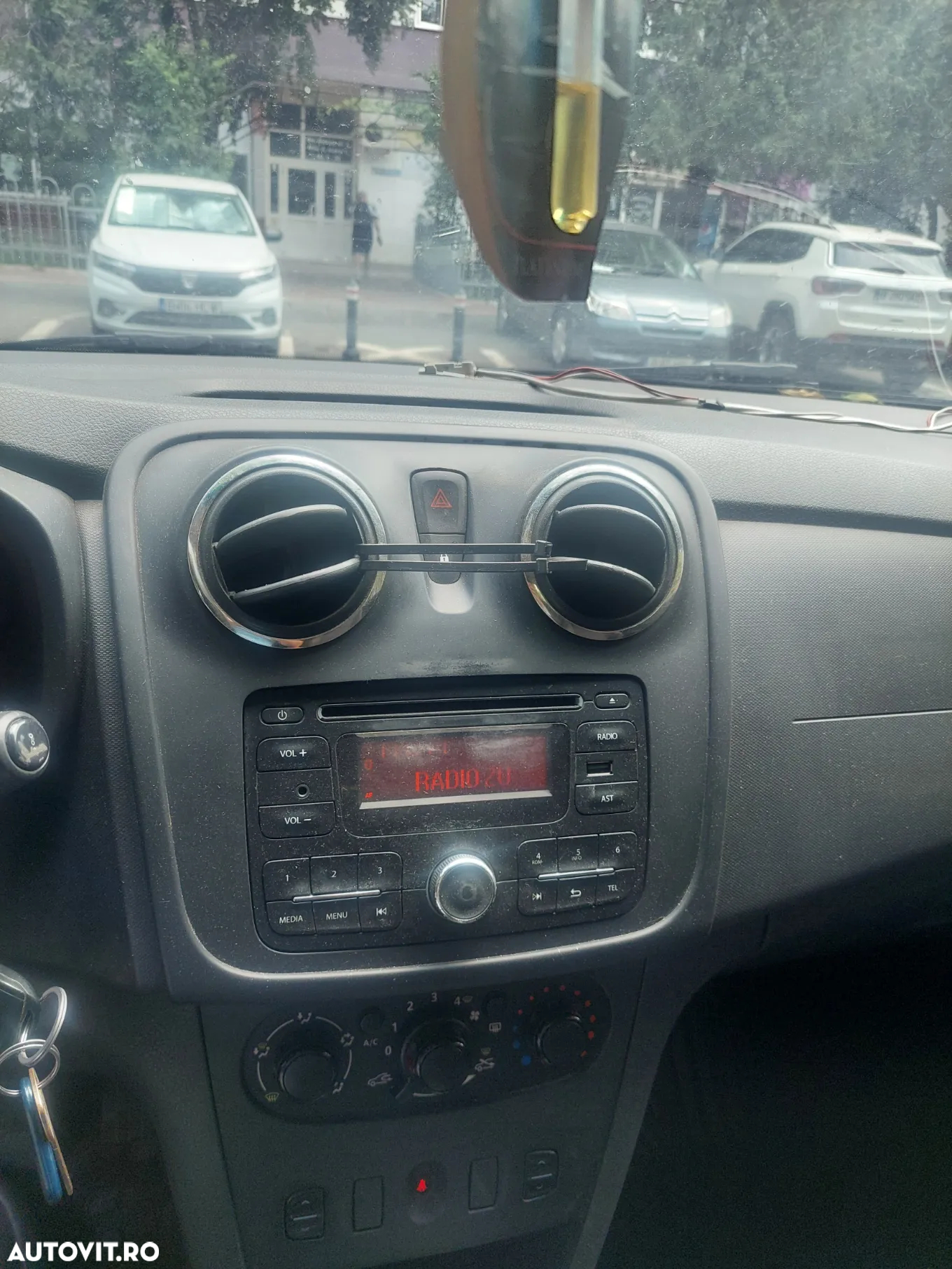 Dacia Logan - 5