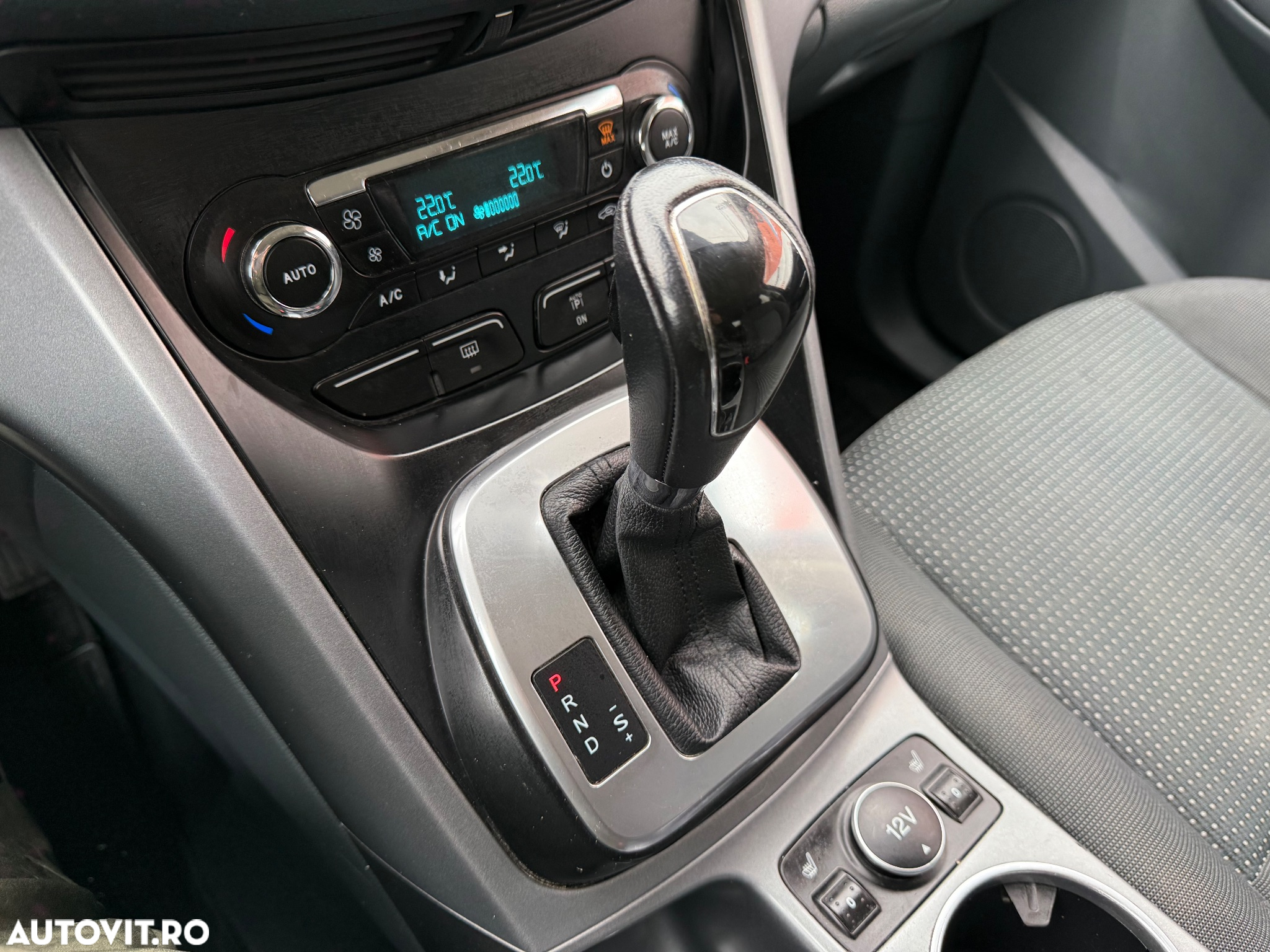 Ford Grand C-Max - 27