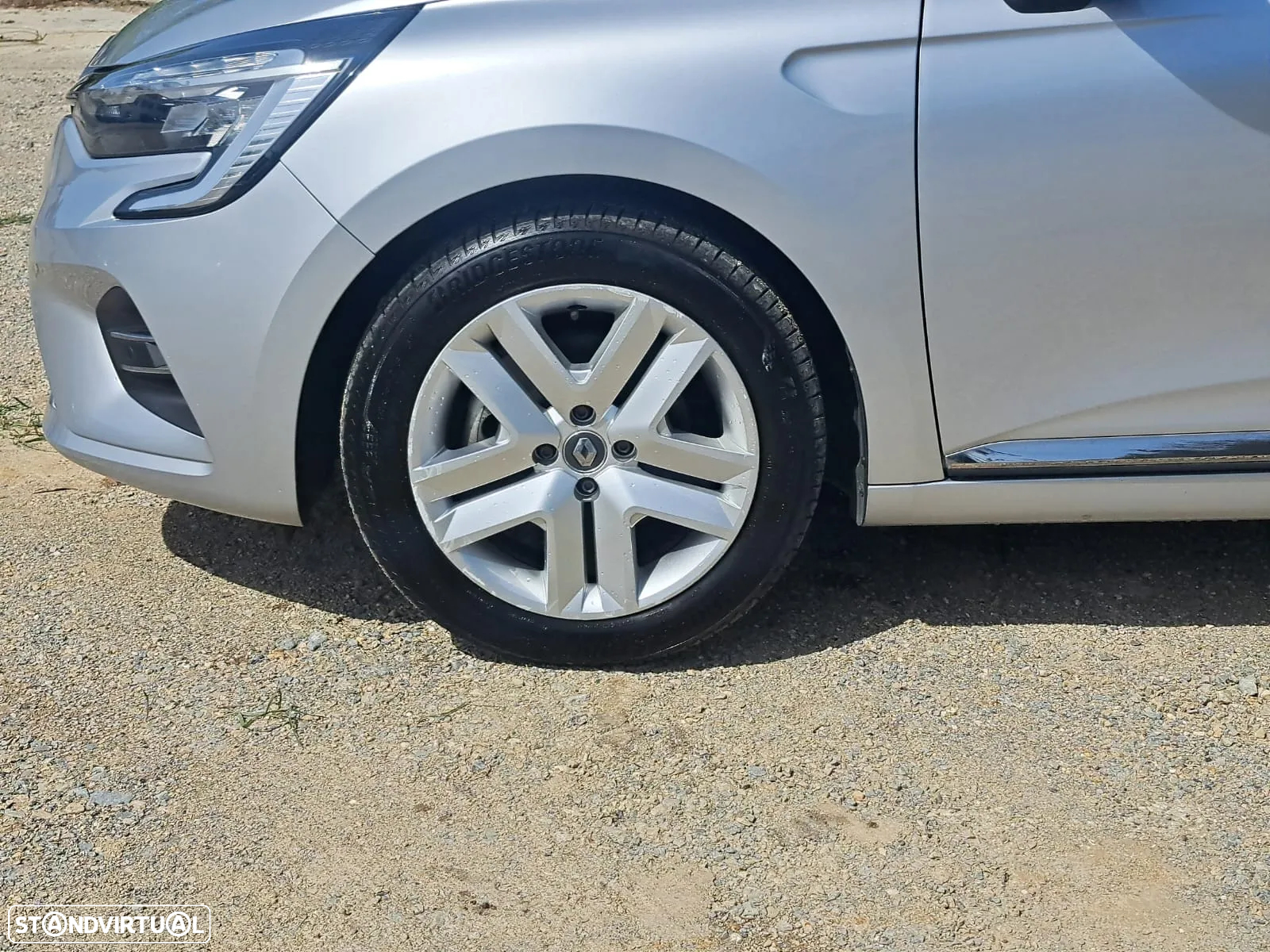 Renault Clio 1.6 E-Tech Edition One - 28