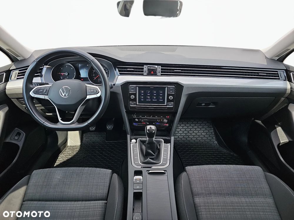 Volkswagen Passat 2.0 TDI EVO Business - 9
