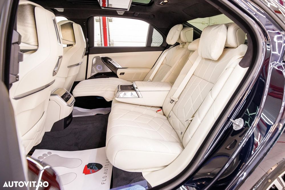 BMW Seria 7 - 18