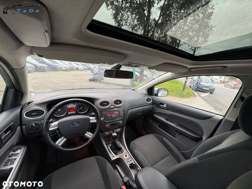 Ford Focus 1.8 FF Ghia - 22