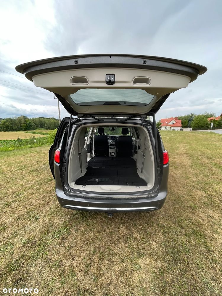 Chrysler Pacifica - 14
