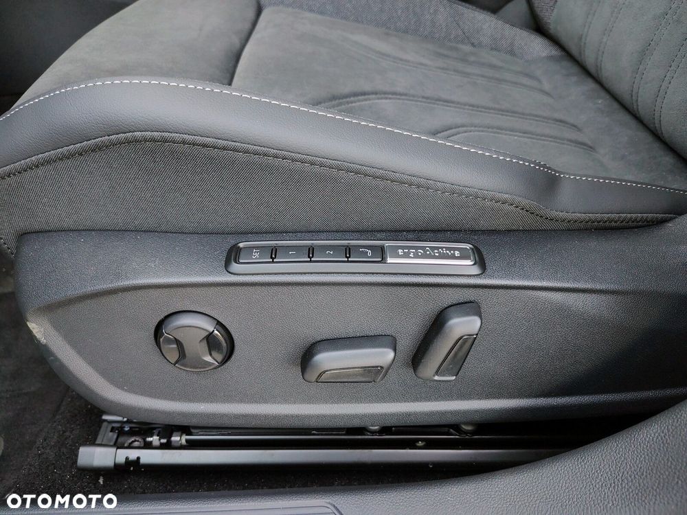 Volkswagen Golf Variant - 16
