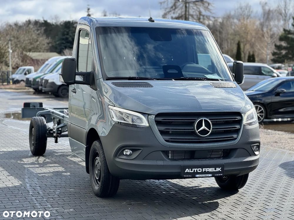 Mercedes-Benz Sprinter - 2
