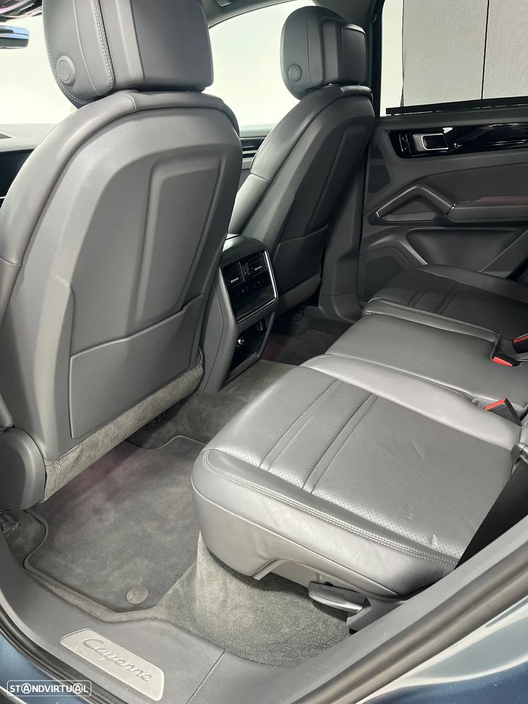 Porsche Cayenne E-Hybrid - 11