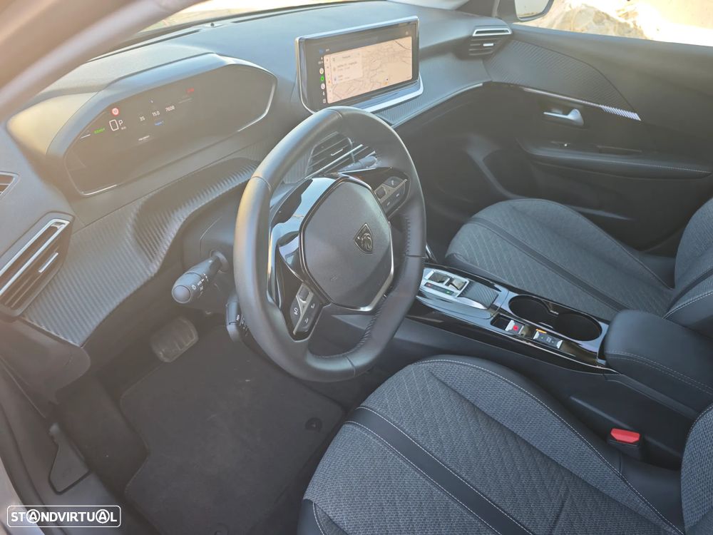 Peugeot e-208 Allure - 27