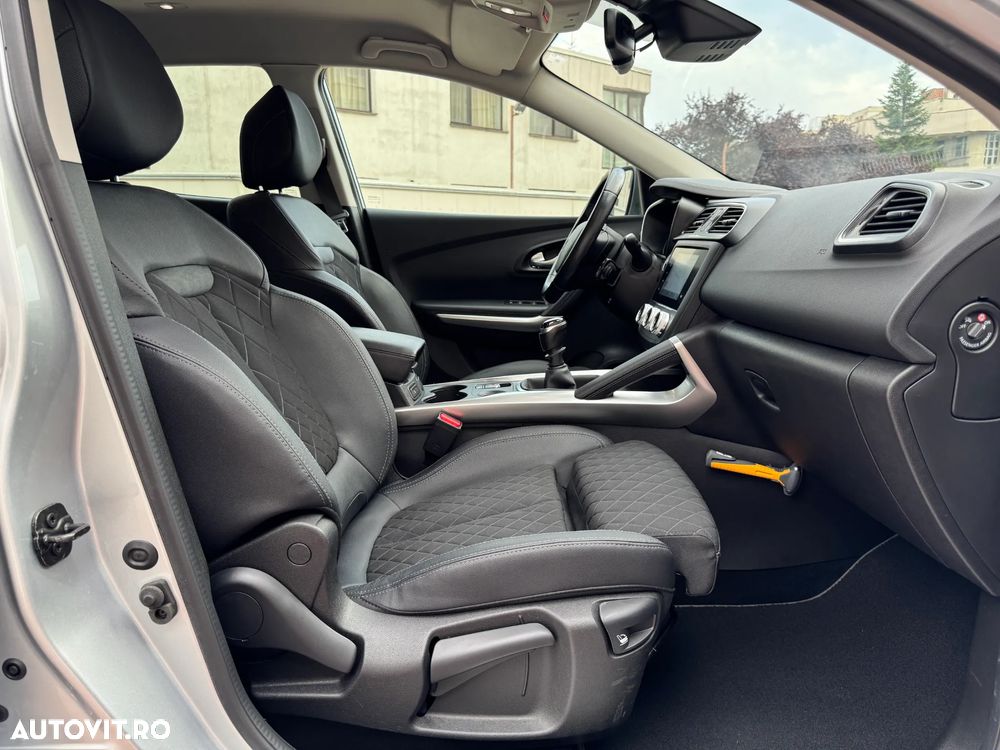 Renault Kadjar TCe 140 GPF Intens - 16