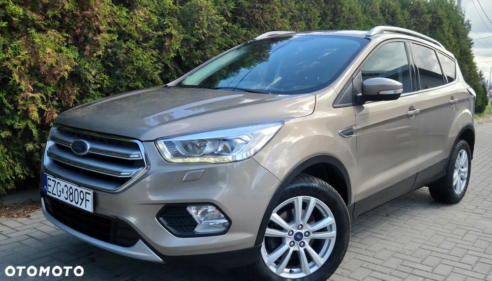 Ford Kuga 1.5 EcoBoost 2x4 Titanium - 3