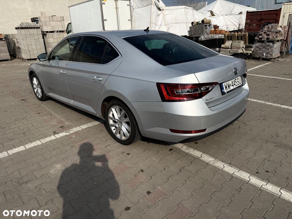Skoda Superb 2.0 TDI Ambition DSG - 15