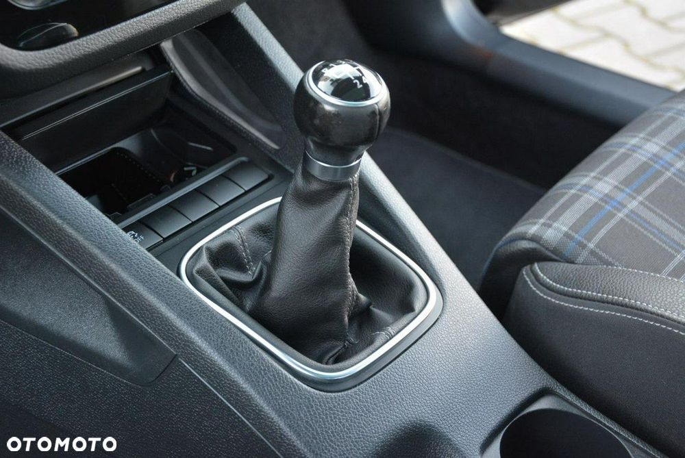 Volkswagen Scirocco - 28