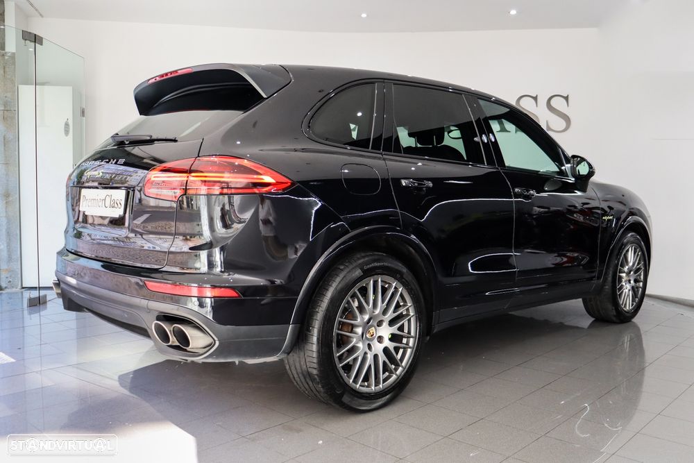 Porsche Cayenne - 43