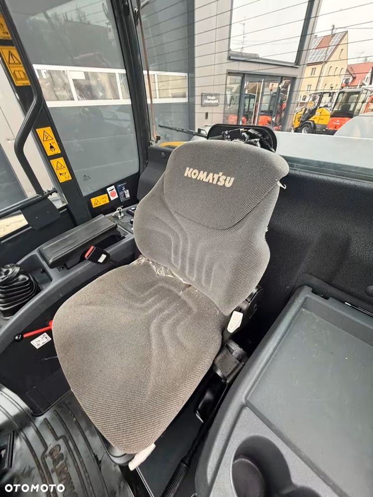 Komatsu WA70 M-8E0 - 18