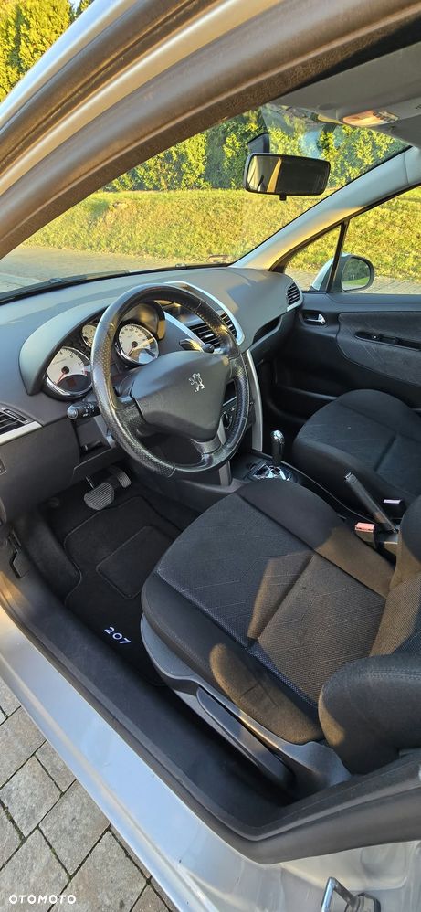 Peugeot 207 - 10